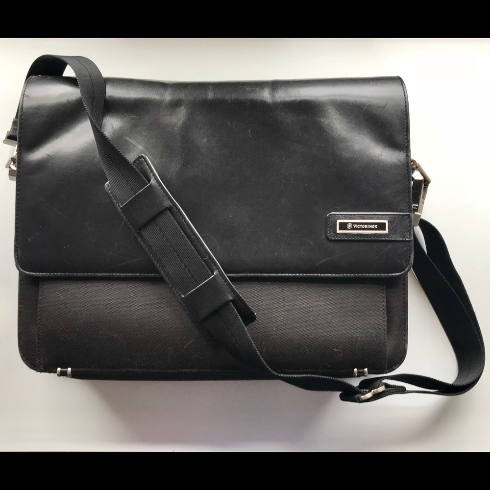 Swiss Victorinox Laptop Messenger Bag
